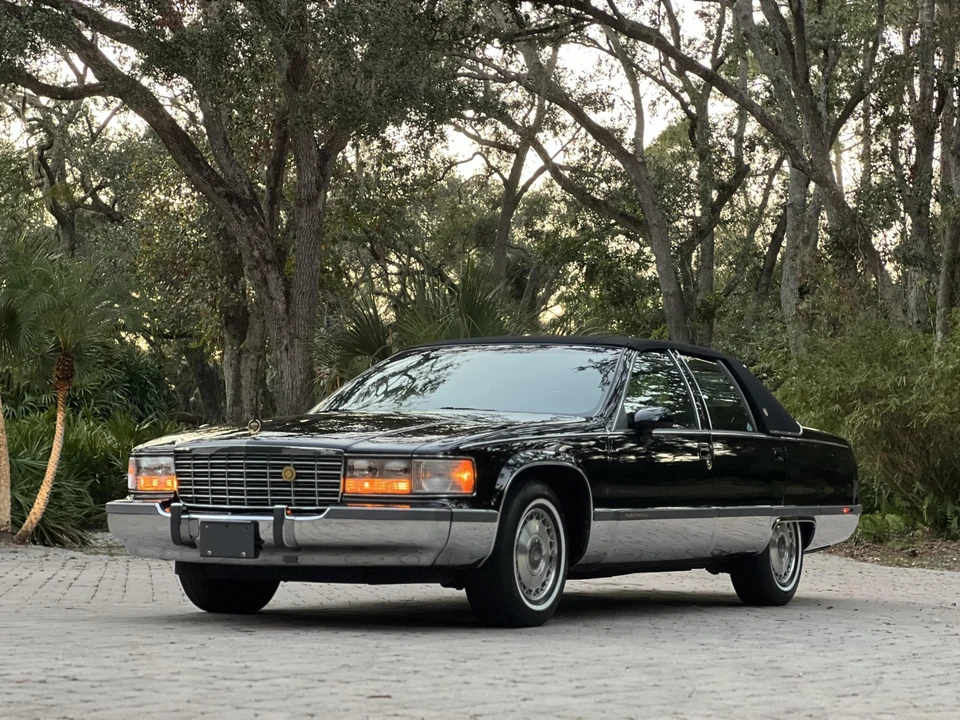 1993 Cadillac Fleetwood - Image 3 of 31