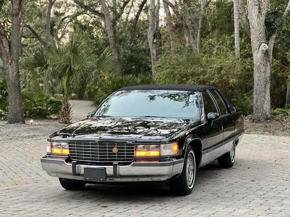 1993 Cadillac Fleetwood - Image 3 of 31