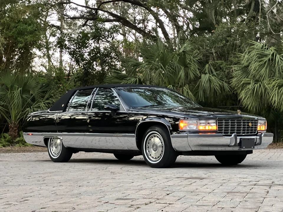 1993 Cadillac Fleetwood - Image 24 of 31