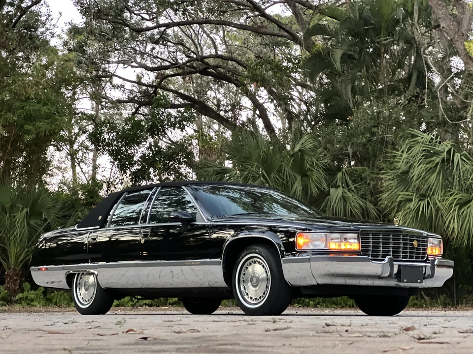 1993 Cadillac Fleetwood - Image 24 of 31