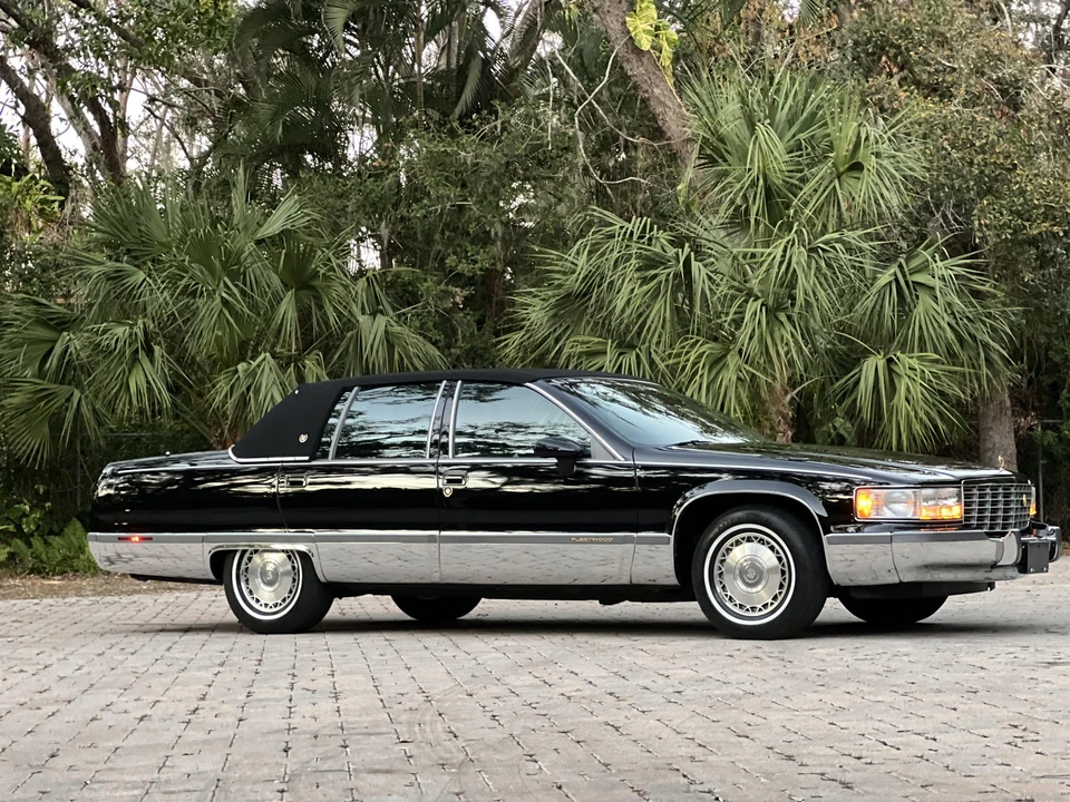 1993 Cadillac Fleetwood - Image 21 of 31