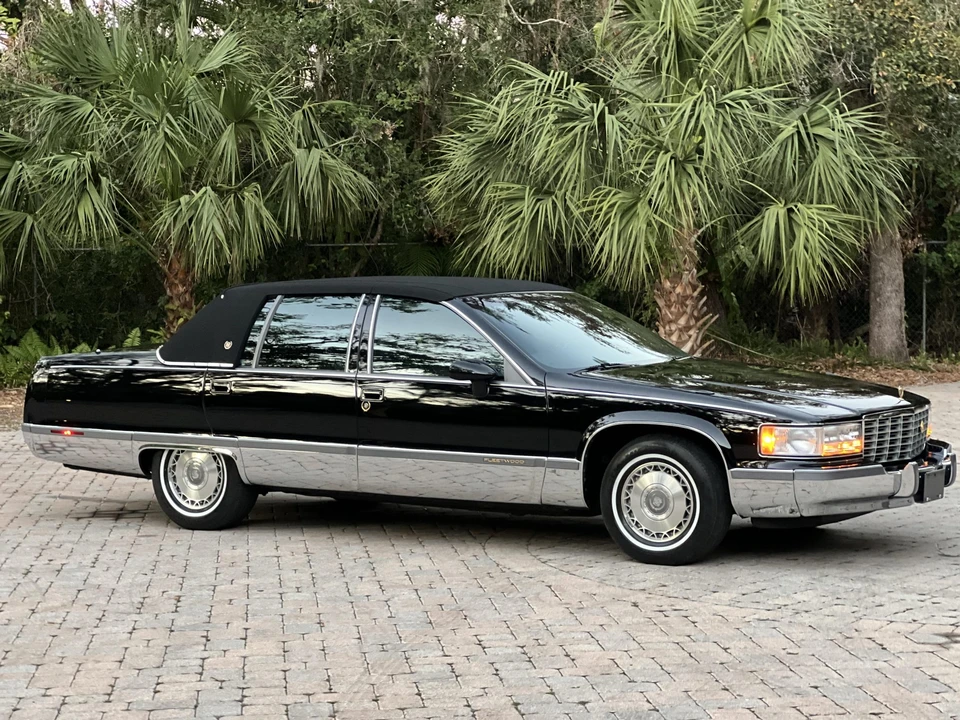 1993 Cadillac Fleetwood - Image 22 of 31
