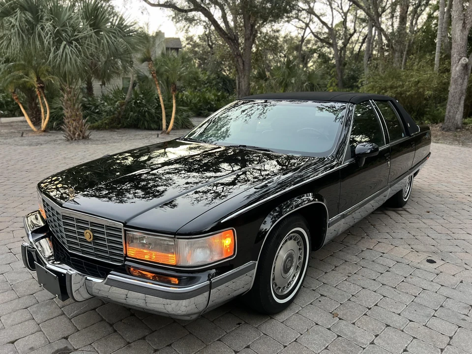 1993 Cadillac Fleetwood - Image 4 of 31