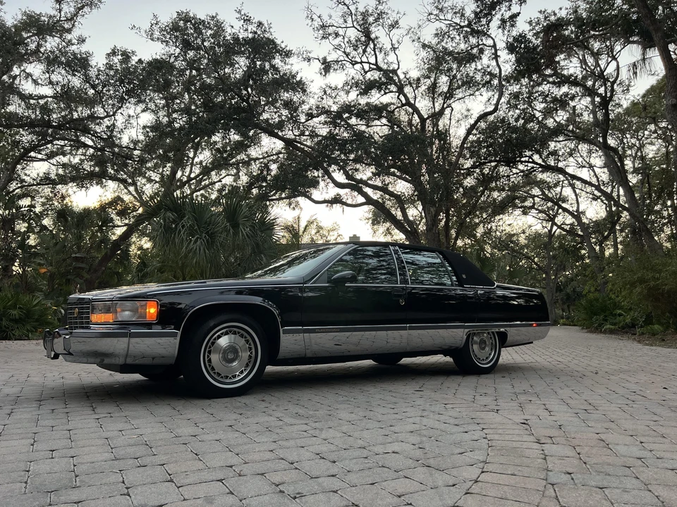 1993 Cadillac Fleetwood - Image 6 of 31