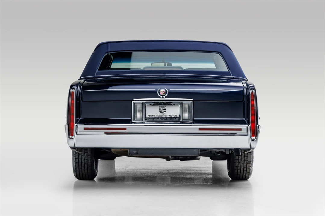 1993 Cadillac DeVille 7th Gen - Image 9 of 31