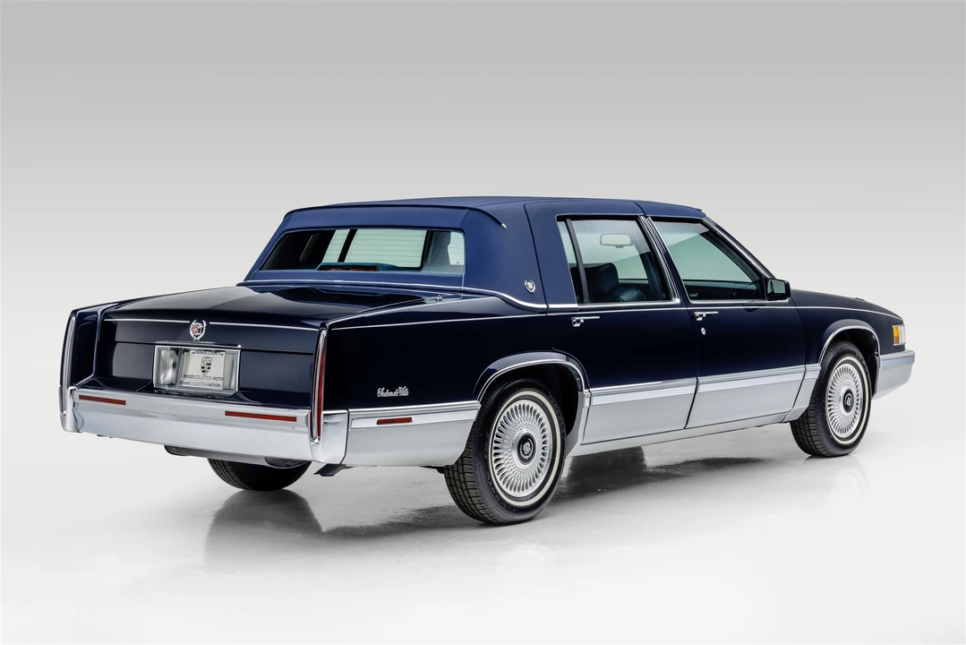 1993 Cadillac DeVille 7th Gen - Image 7 of 31