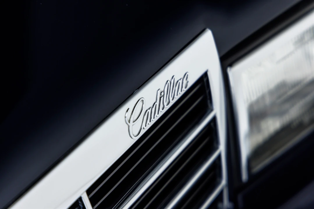 1993 Cadillac DeVille 7th Gen - Image 13 of 31