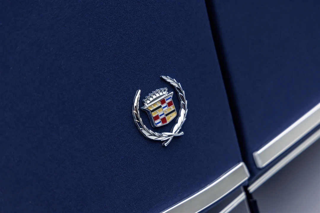 1993 Cadillac DeVille 7th Gen - Image 19 of 31