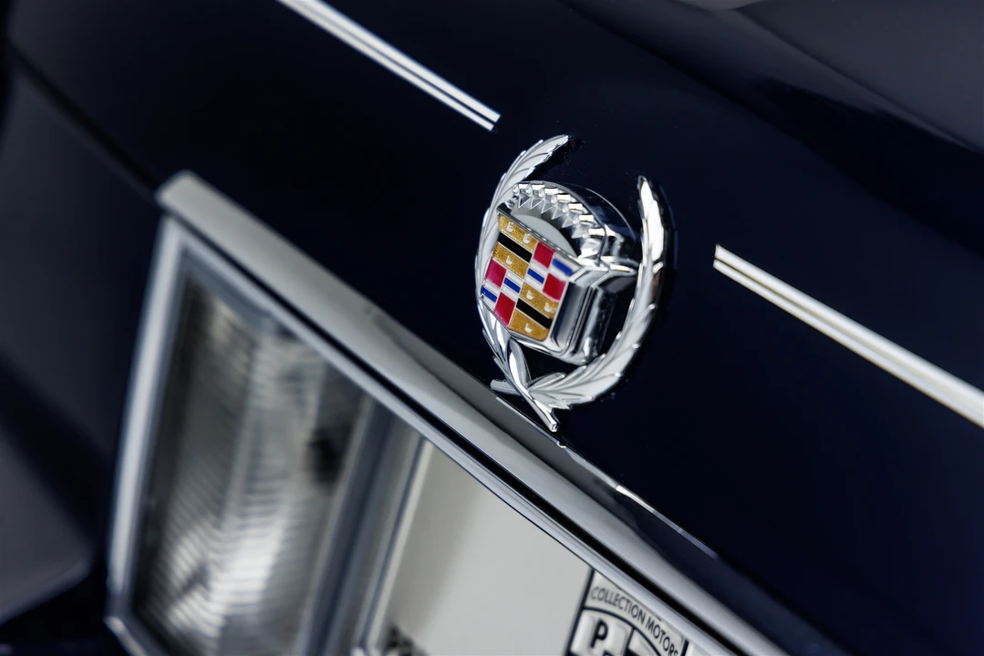 1993 Cadillac DeVille 7th Gen - Image 18 of 31