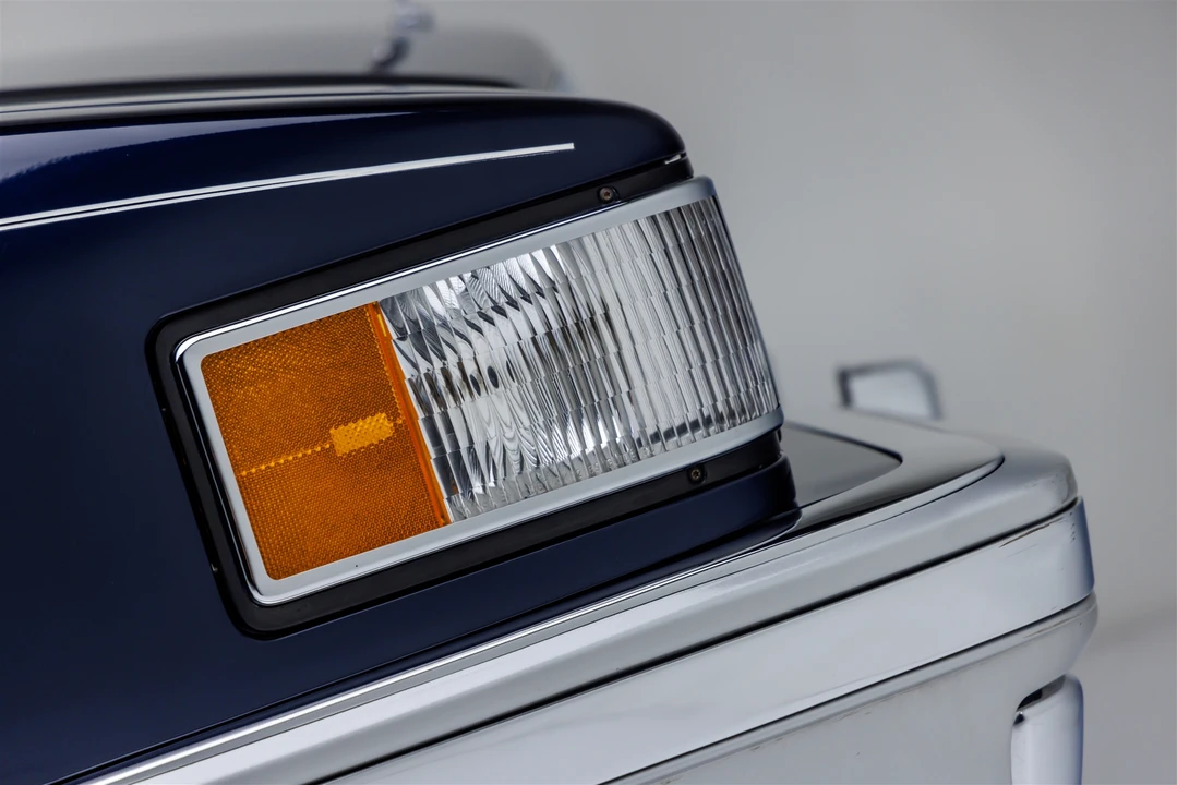 1993 Cadillac DeVille 7th Gen - Image 14 of 31