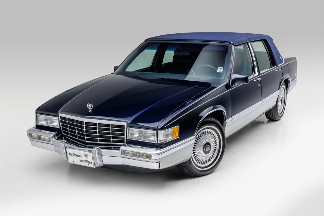 1993 Cadillac DeVille 7th Gen - Image 3 of 31