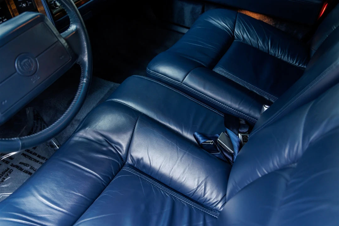 1993 Cadillac DeVille 7th Gen - Image 30 of 31