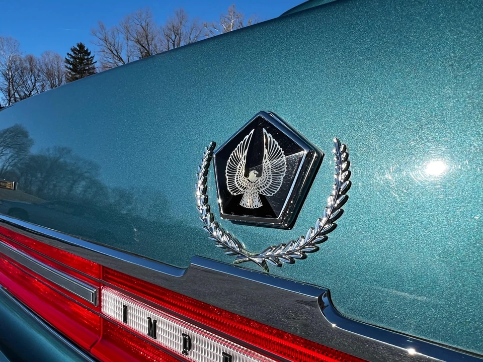 1993 Chrysler Imperial - Image 29 of 31