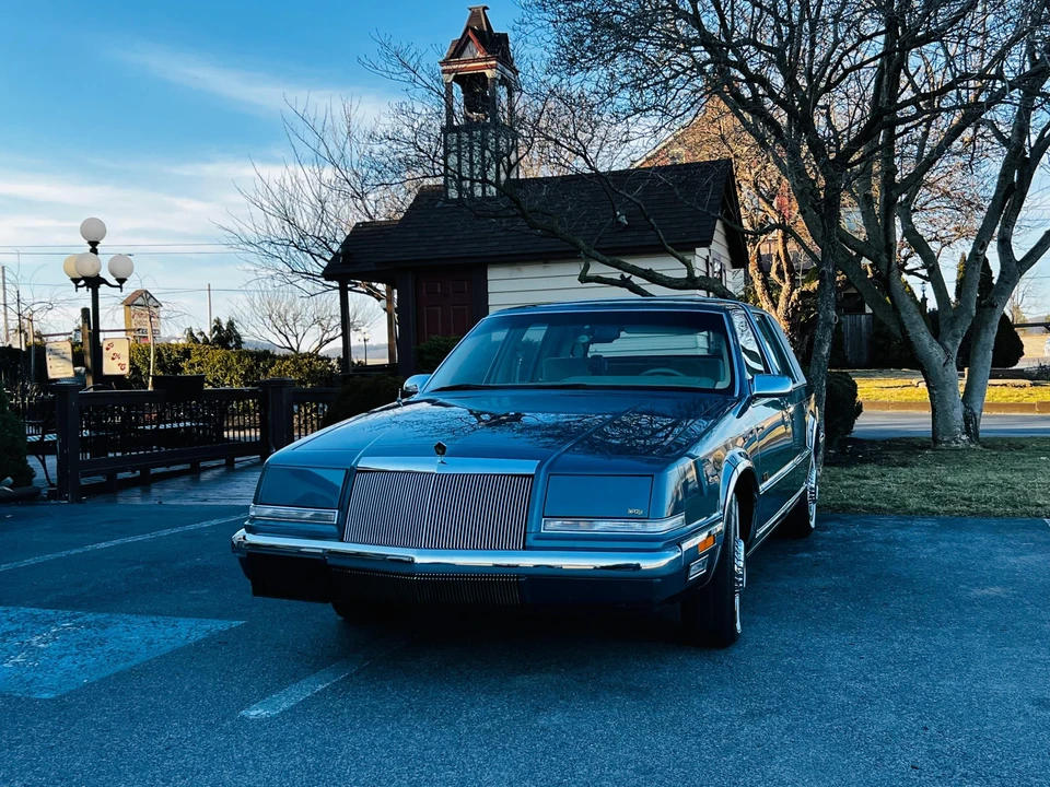 1993 Chrysler Imperial - Image 3 of 31