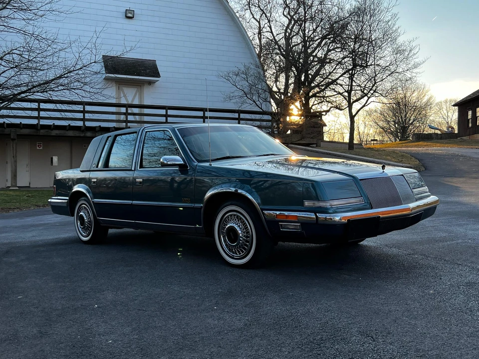 1993 Chrysler Imperial - Image 5 of 31