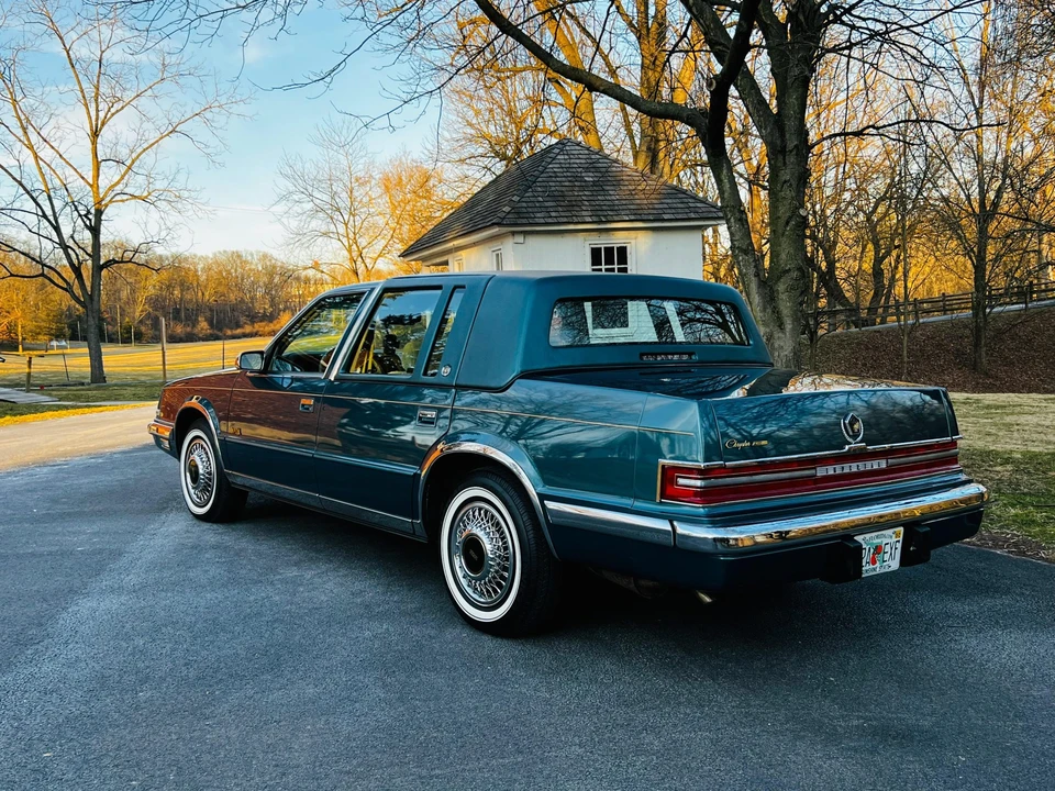 1993 Chrysler Imperial - Image 10 of 31