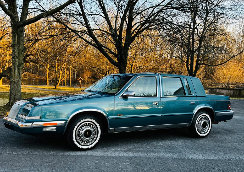 1993 Chrysler Imperial - Image 18 of 31