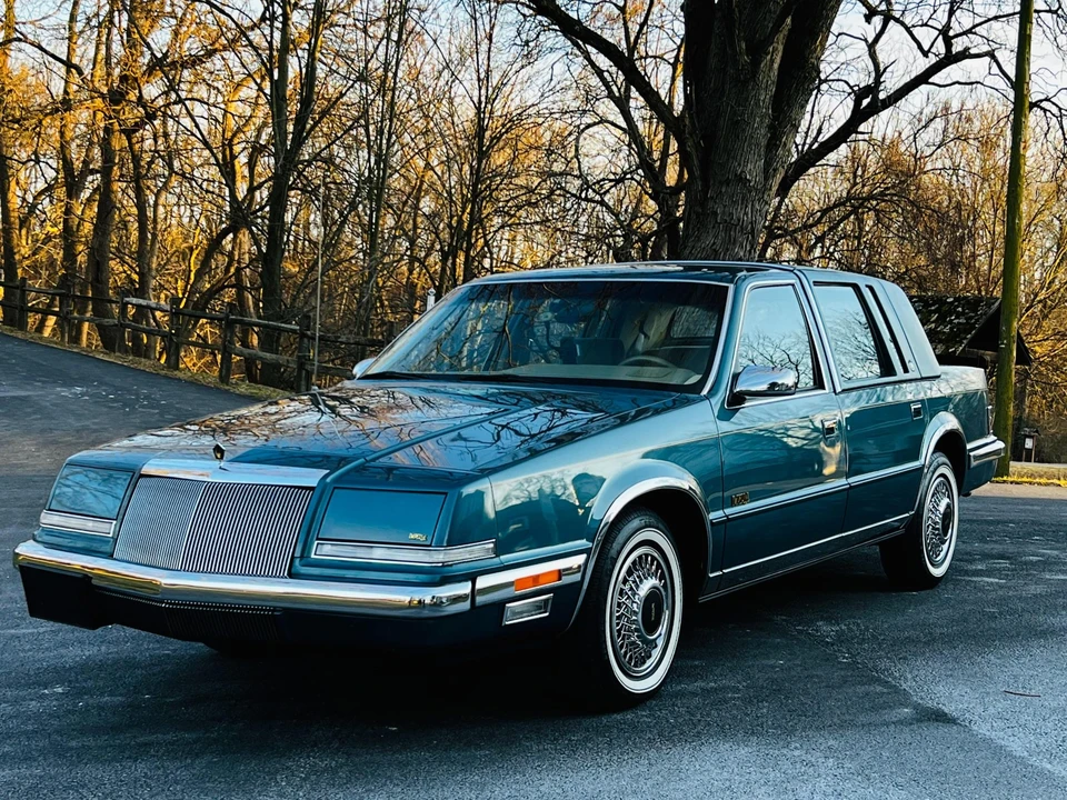 1993 Chrysler Imperial - Image 22 of 31