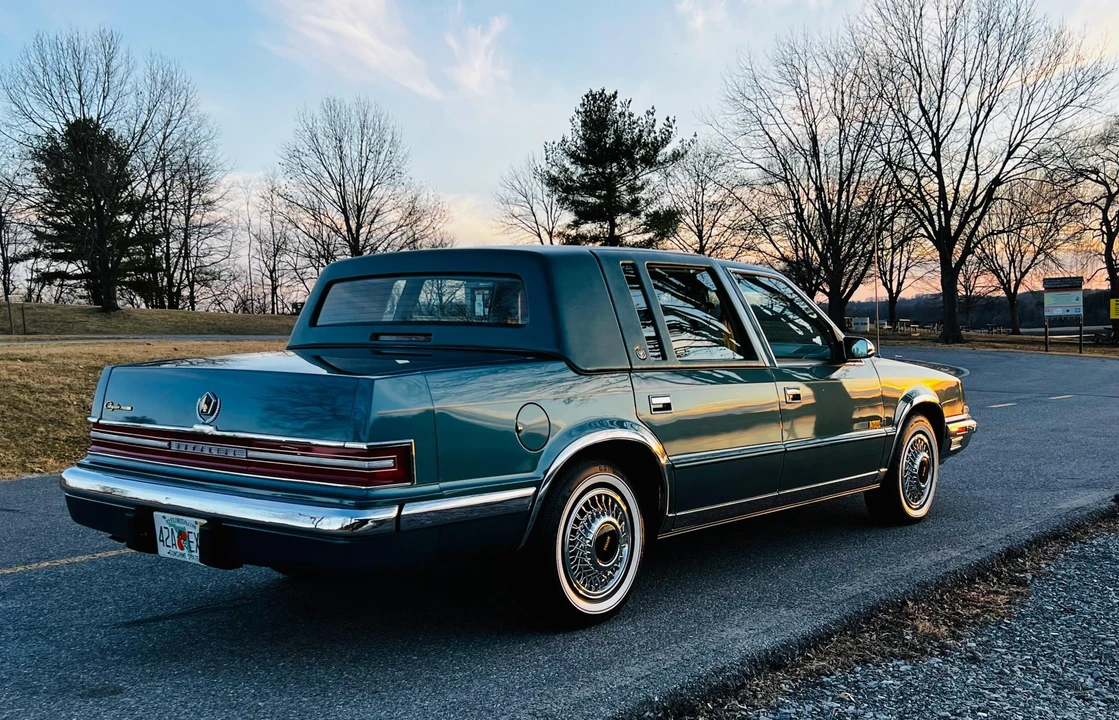 1993 Chrysler Imperial - Image 7 of 31