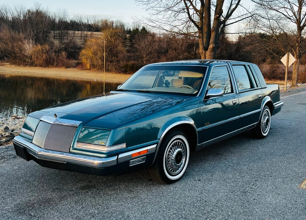 1993 Chrysler Imperial - Image 21 of 31