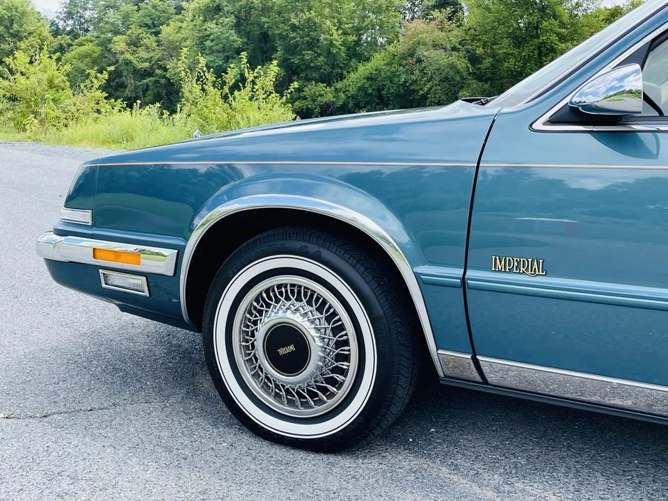 1993 Chrysler Imperial - Image 25 of 31