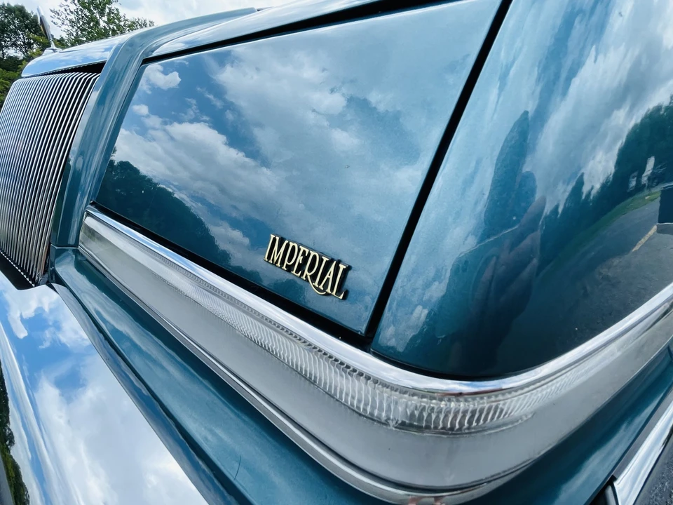 1993 Chrysler Imperial - Image 26 of 31