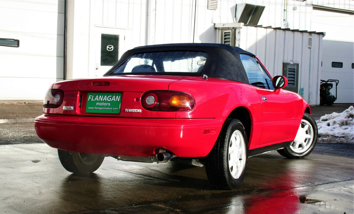 1993 Mazda NA MX-5 Miata - Image 9 of 31