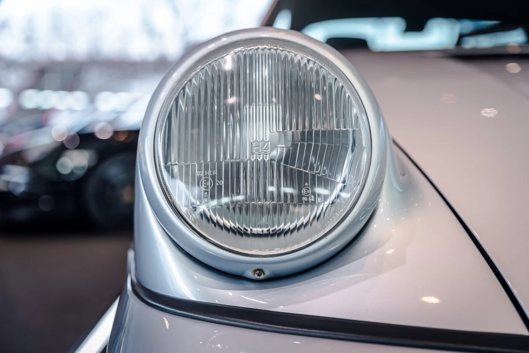 1993 Porsche 964 Carrera 4 - Image 27 of 31