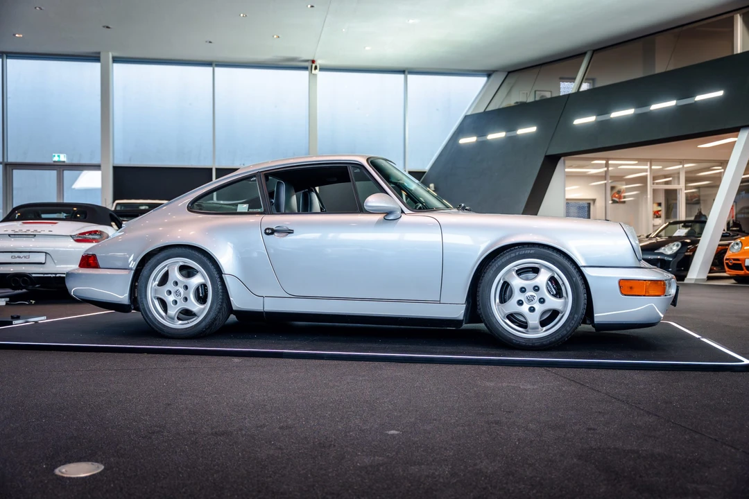 1993 Porsche 964 Carrera 4 - Image 5 of 31
