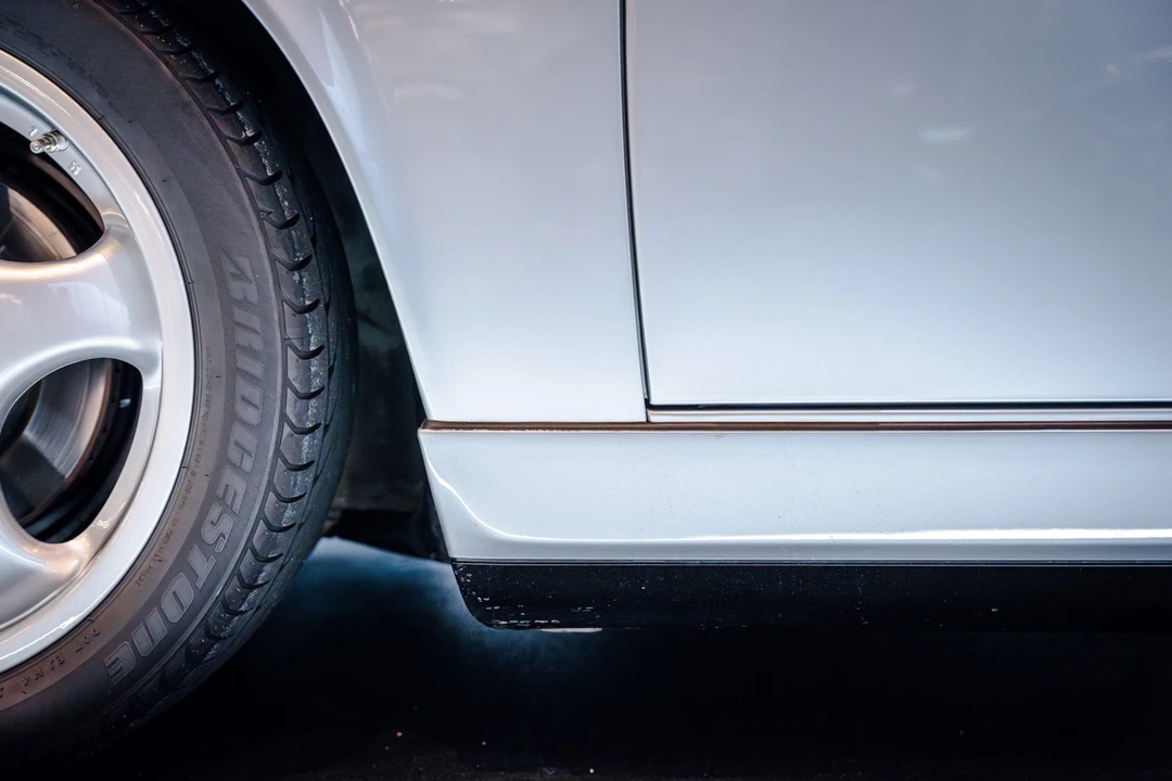 1993 Porsche 964 Carrera 4 - Image 24 of 31