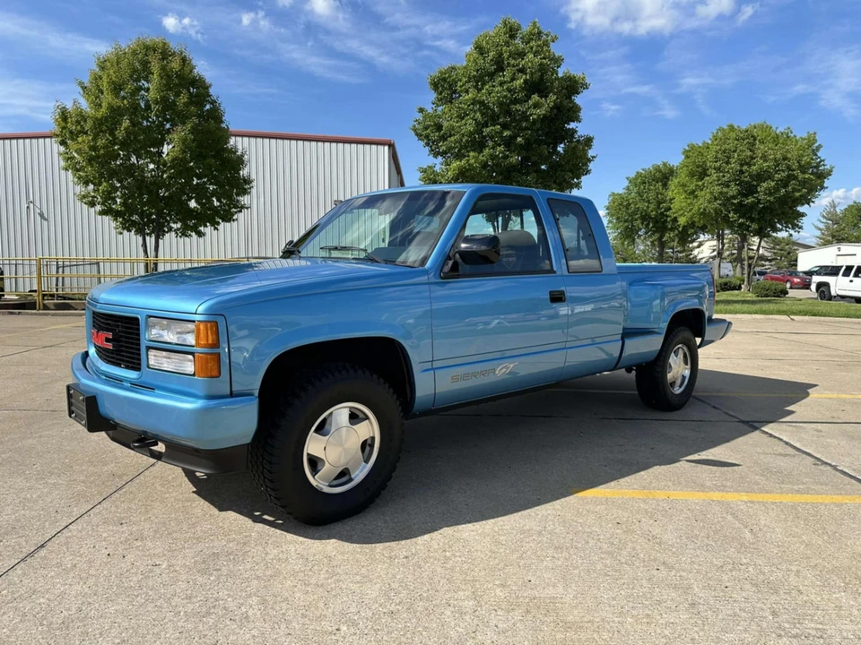 1994 GMC Sierra 2nd Gen - Image 2 of 31