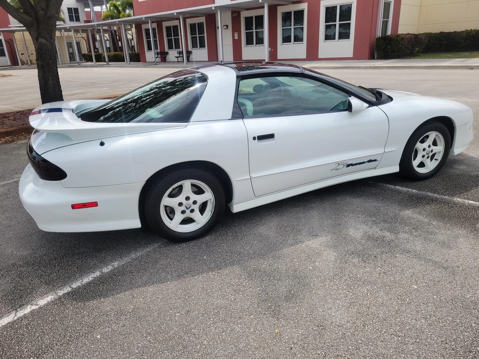 1994 Pontiac Firebird Trans Am 4th Gen - Image 13 of 31