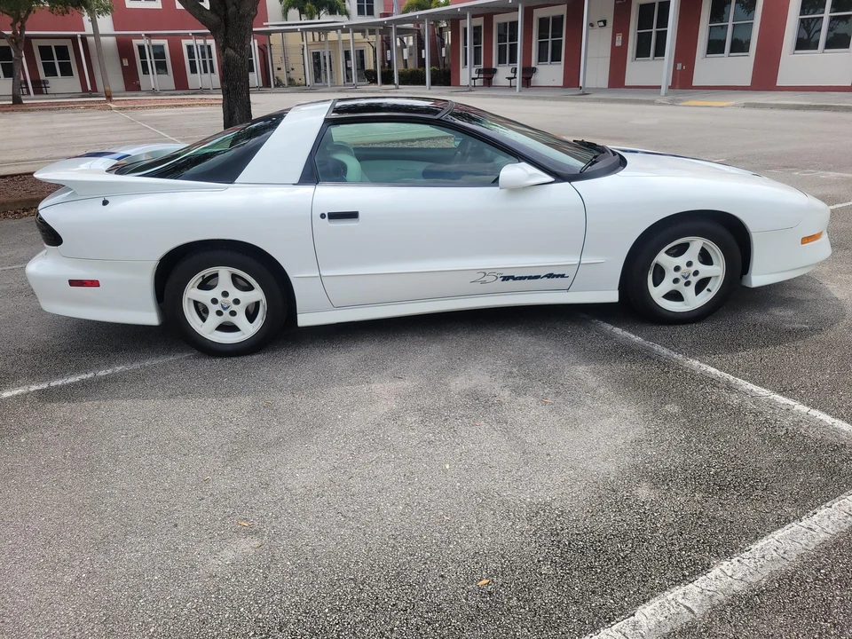 1994 Pontiac Firebird Trans Am 4th Gen - Image 11 of 31
