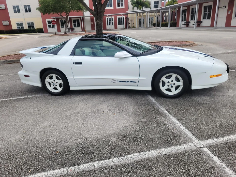 1994 Pontiac Firebird Trans Am 4th Gen - Image 10 of 31