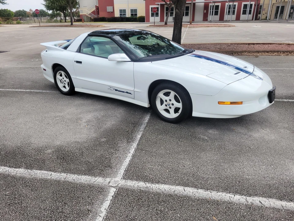 1994 Pontiac Firebird Trans Am 4th Gen - Image 8 of 31