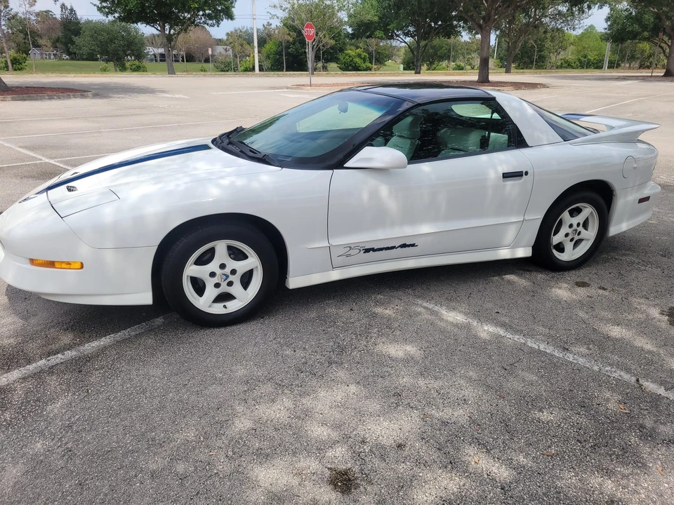 1994 Pontiac Firebird Trans Am 4th Gen - Image 2 of 31