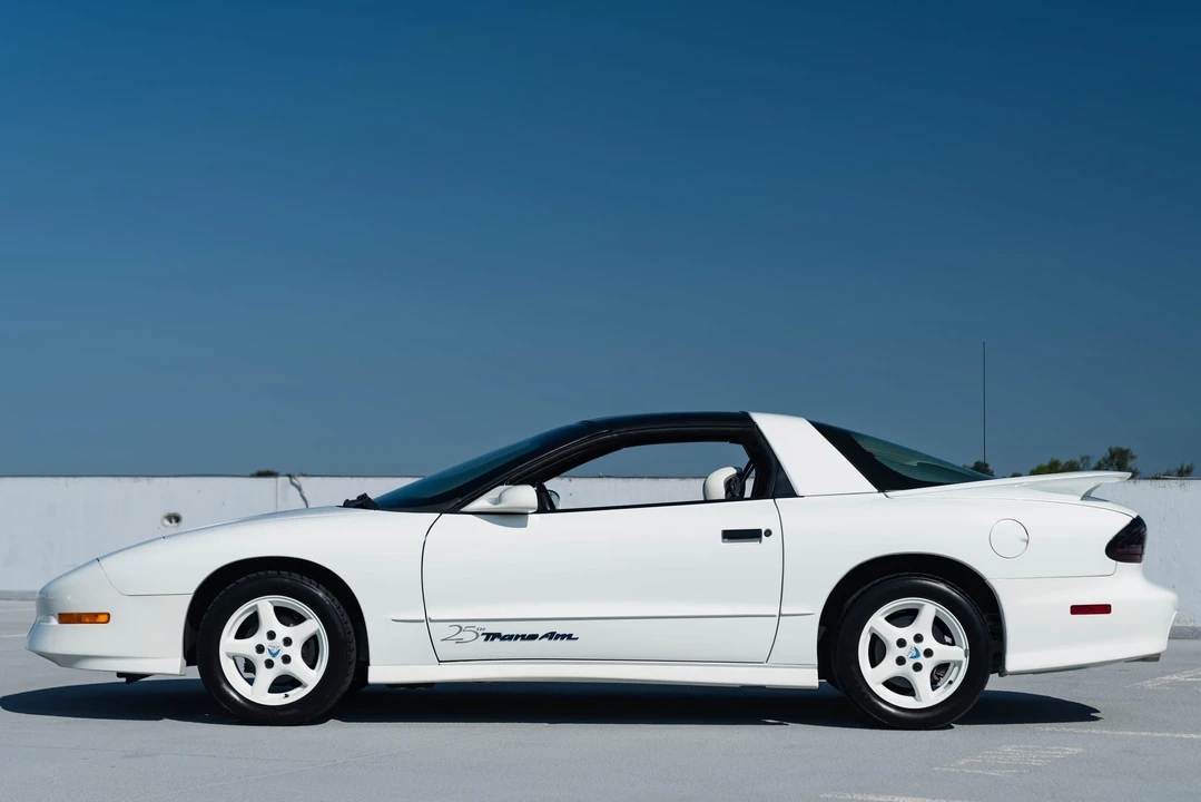 1994 Pontiac Firebird Trans Am 4th Gen - Image 7 of 31
