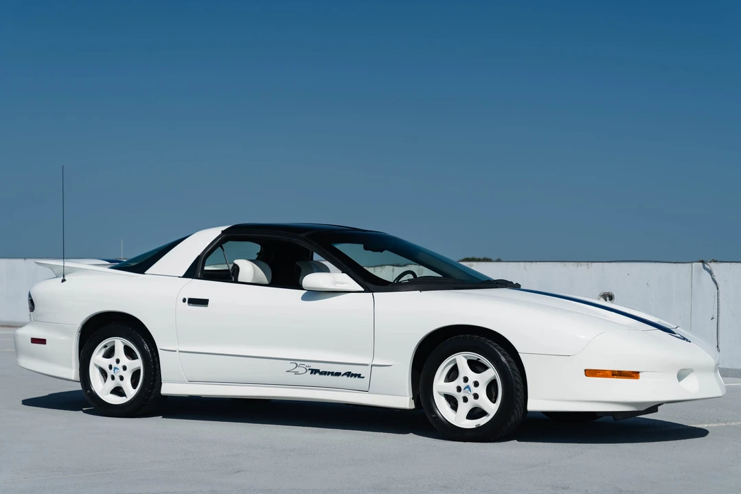 1994 Pontiac Firebird Trans Am 4th Gen - Image 2 of 31