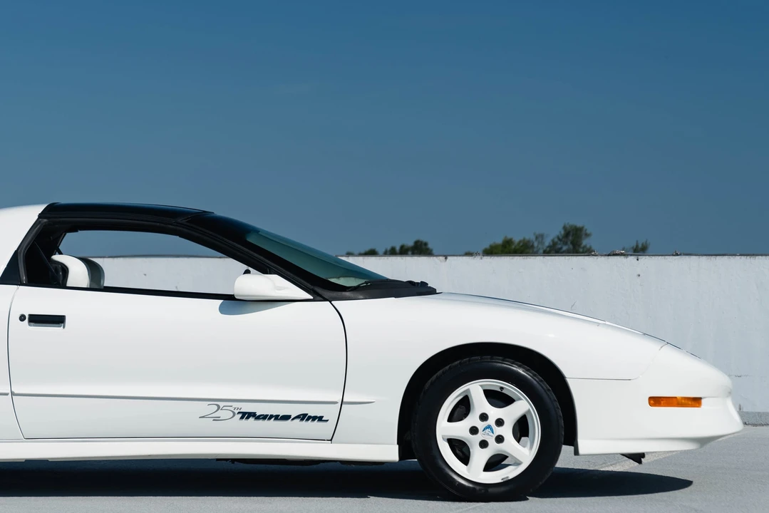 1994 Pontiac Firebird Trans Am 4th Gen - Image 13 of 31