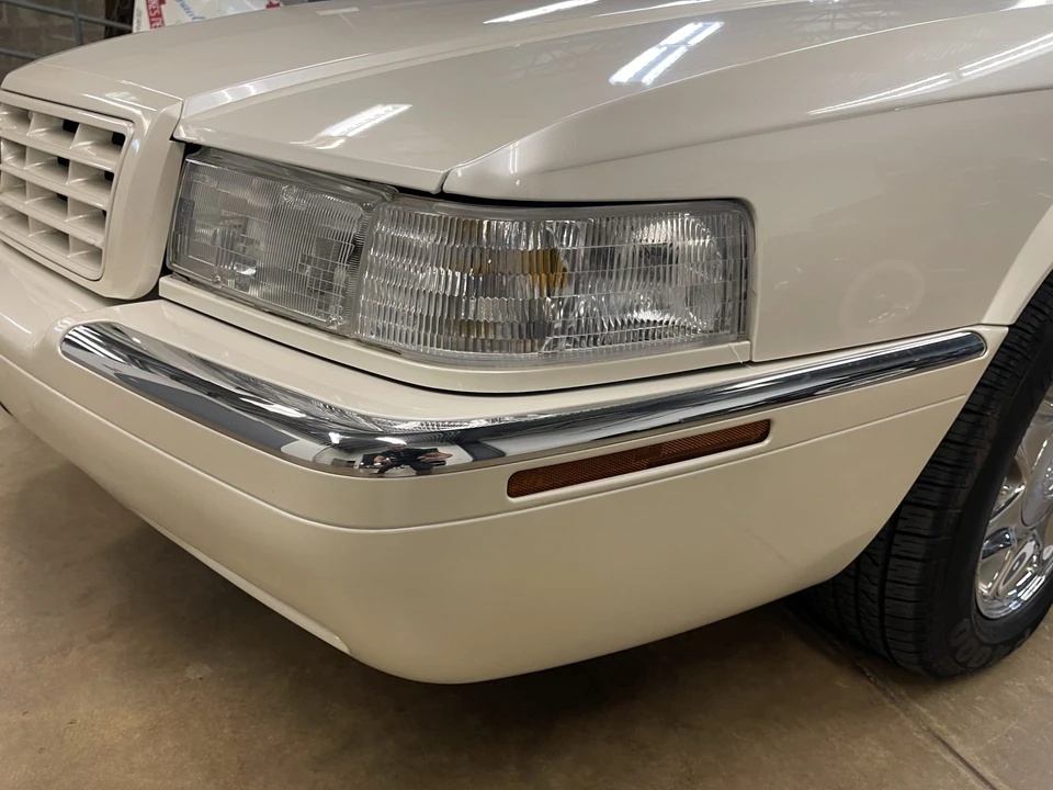 1995 Cadillac Eldorado 12th Gen - Image 10 of 31