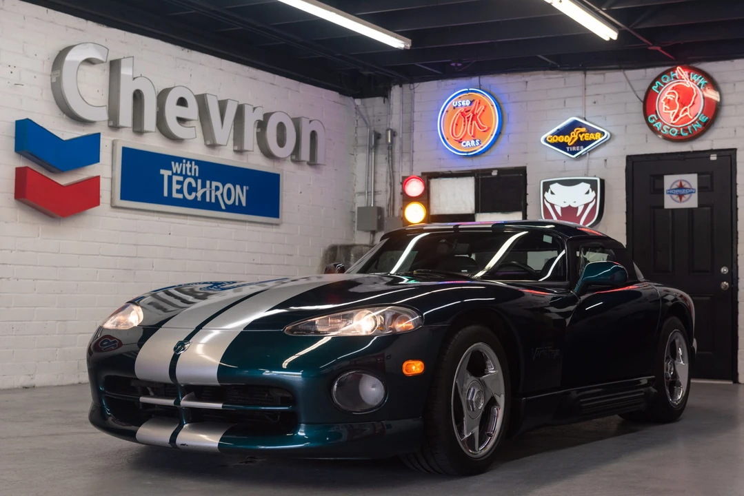 1995 Dodge Viper 1st Gen - Image 2 of 31