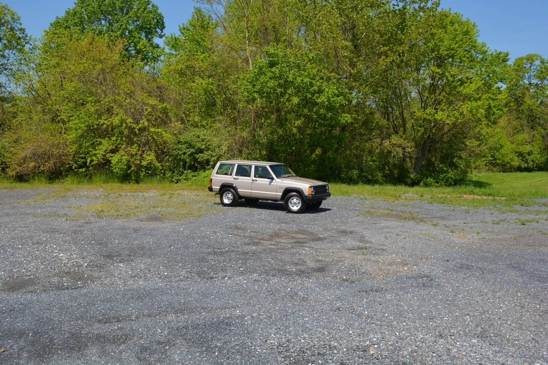 1995 Jeep XJ Cherokee - Image 16 of 31