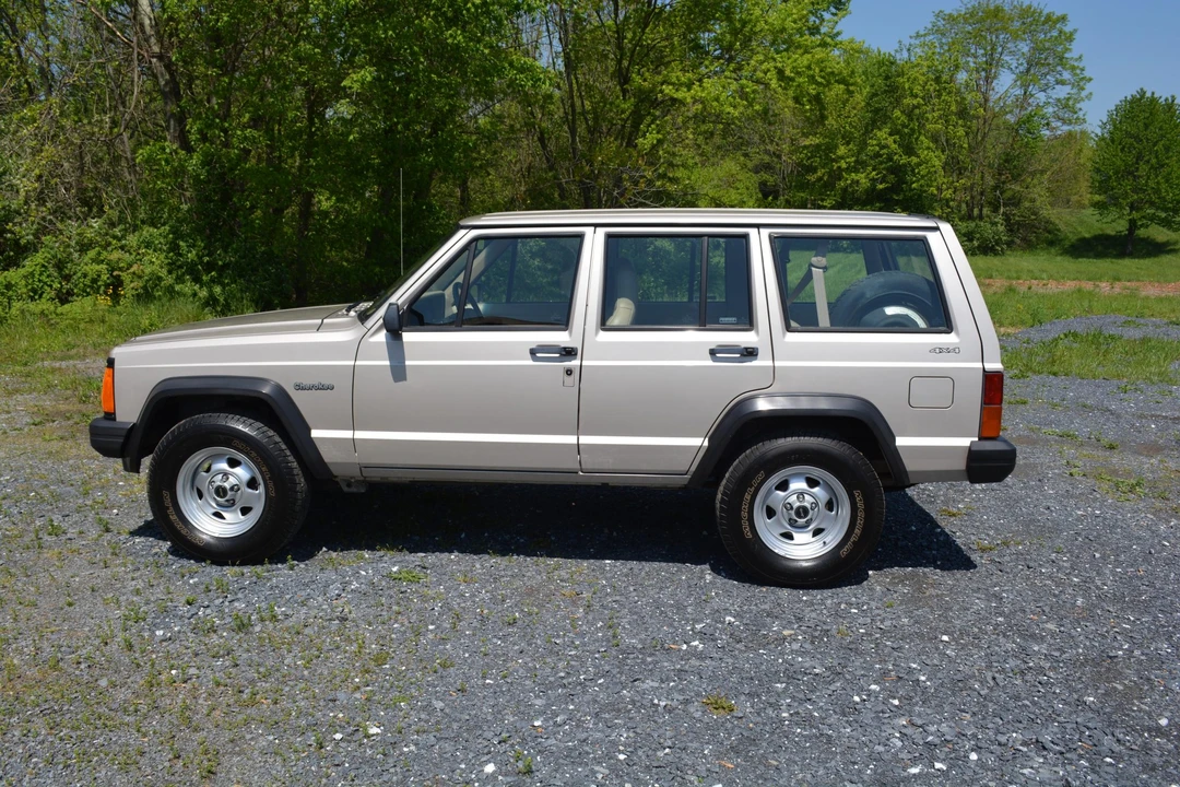 1995 Jeep XJ Cherokee - Image 5 of 31