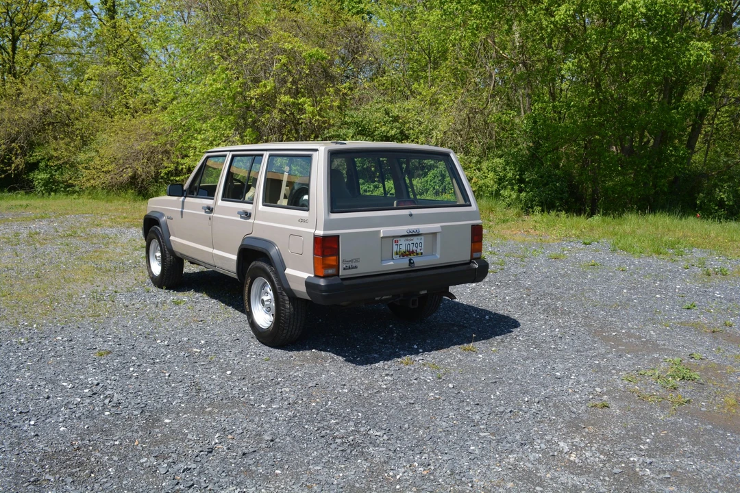 1995 Jeep XJ Cherokee - Image 6 of 31