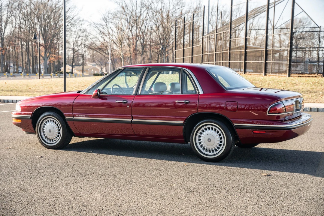 1997 Buick LeSabre - Image 23 of 31