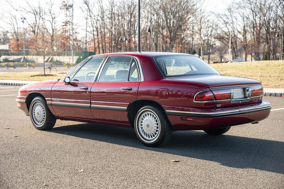 1997 Buick LeSabre - Image 22 of 31