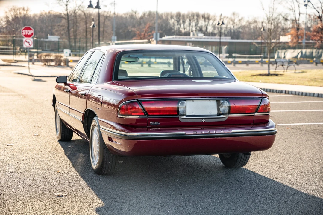 1997 Buick LeSabre - Image 19 of 31