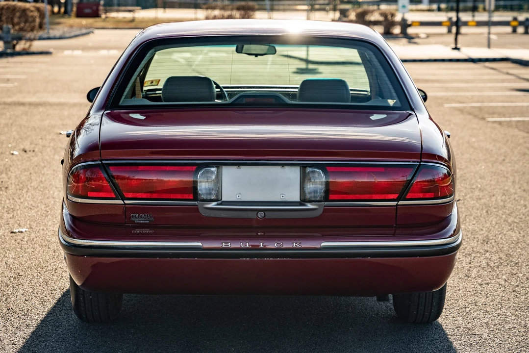 1997 Buick LeSabre - Image 17 of 31