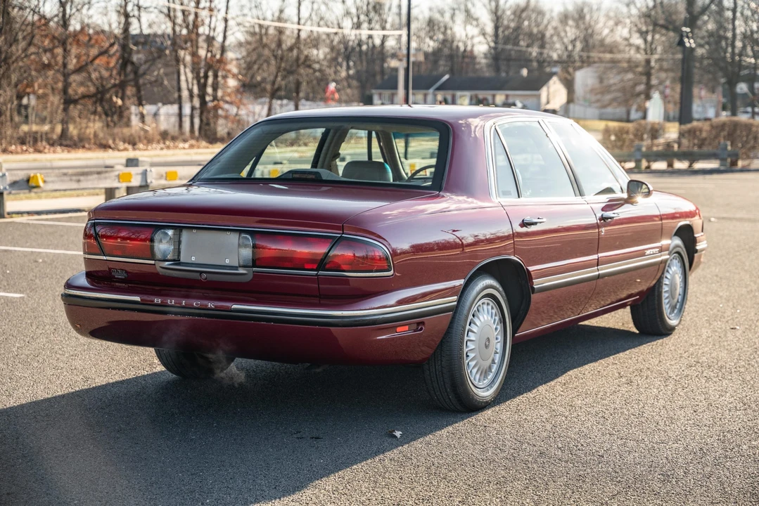 1997 Buick LeSabre - Image 16 of 31