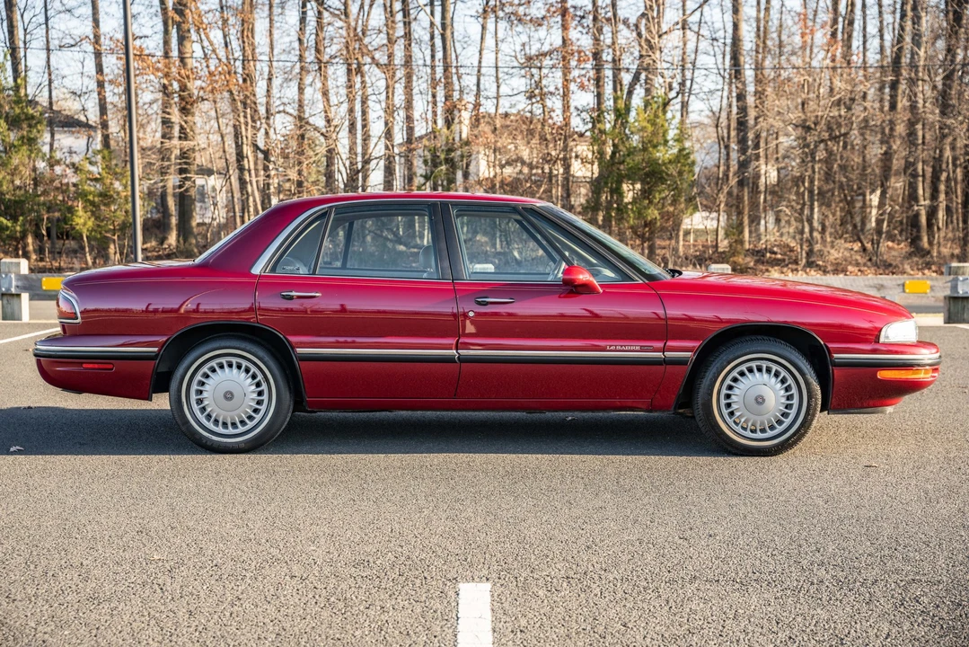 1997 Buick LeSabre - Image 13 of 31
